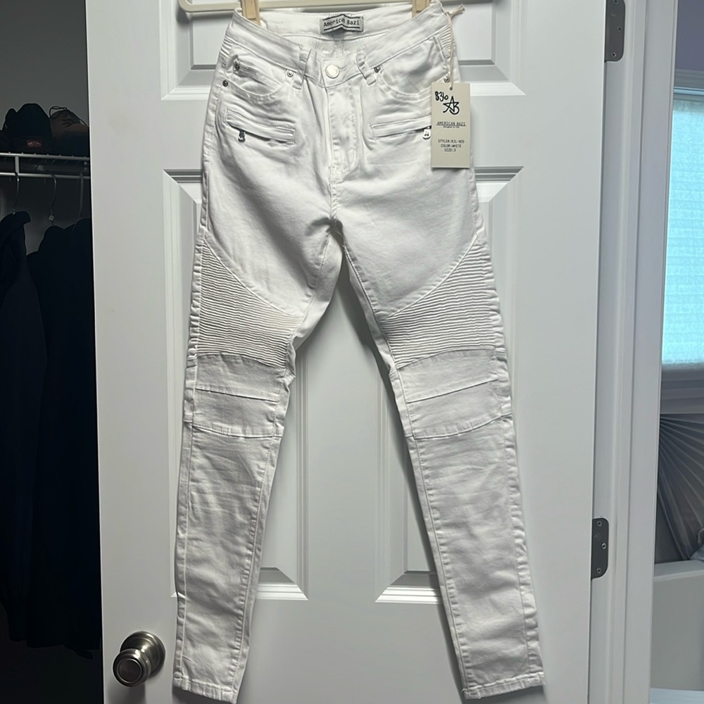 BRAND NEW W/TAGS - Size 3 White Moto Jeans from local boutique.